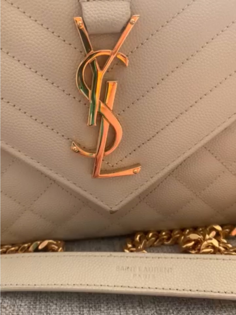 Authentic Saint Laurent Cream Quilted Leather Shoulder Bag with Gold Hardware - Picture 5 of 12